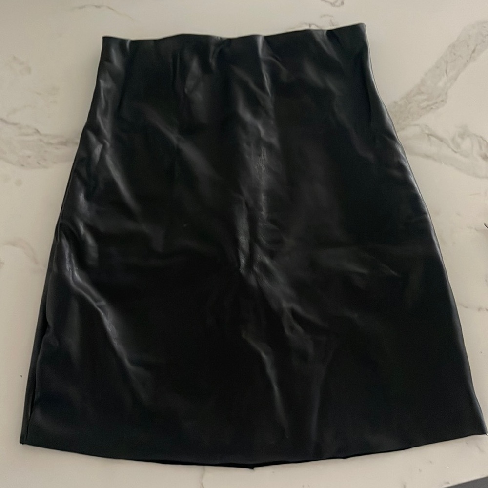 COMMANDO PENCIL SKIRT